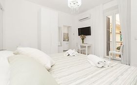 White Flat Termini